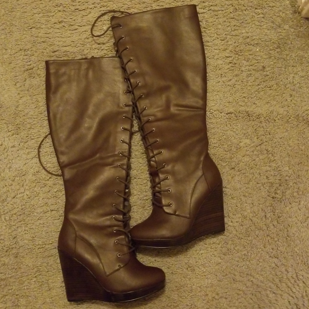 TORRID WEDGE BOOTS
